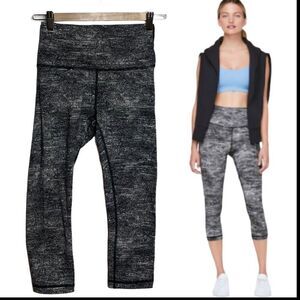 Lululemon Luon Wunder Under Hi-Rise 21” Crop Sz 6